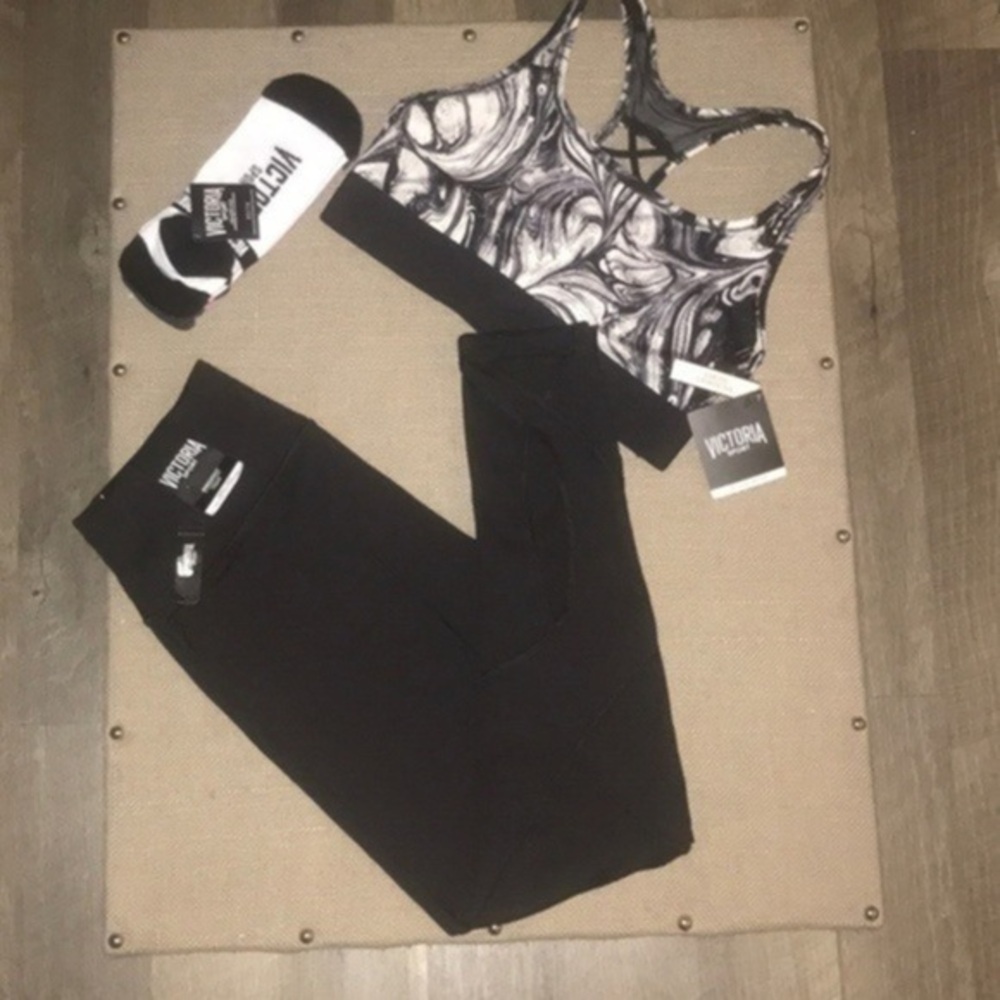 NWT Victoria Secret Work out pants size Small